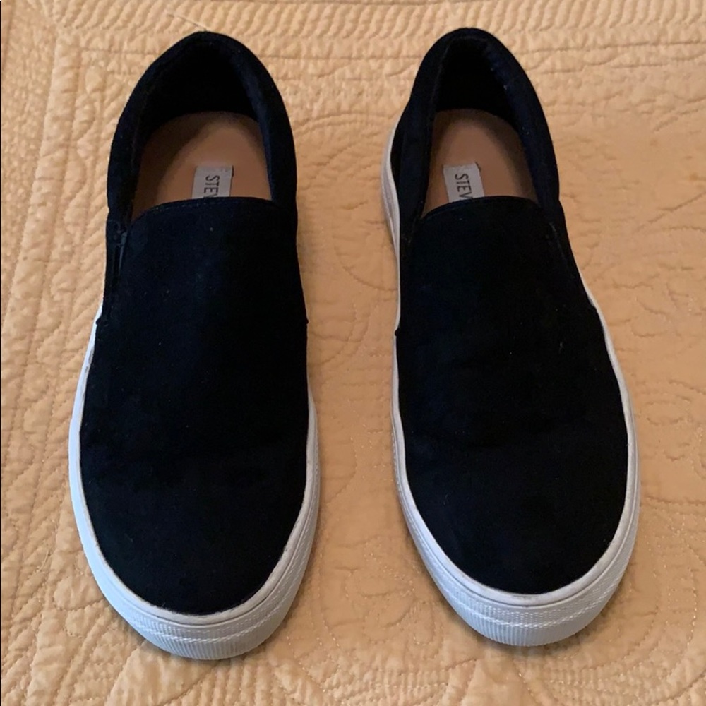 Steve Madden slip on shoes